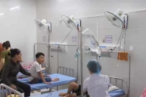 Thái Bình: Đình chỉ 3 tháng cơ sở bánh khiến 28 học sinh ngộ độc