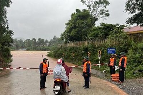 Tập trung ứng phó với mưa lũ diễn biến phức tạp