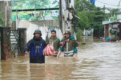 Vừa về nhà lại tiếp tục sơ tán!