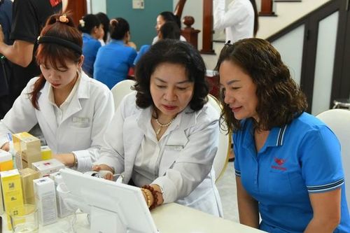 'Bác sĩ làn da' – Giúp hàng triệu phụ nữ đẹp hơn mỗi ngày!