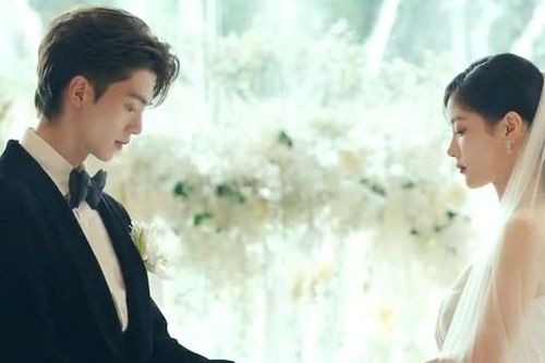 Tiết lộ mới nhất về 'đám cưới' của cặp đôi đẹp nhất màn ảnh xứ Hàn tháng Mười Một