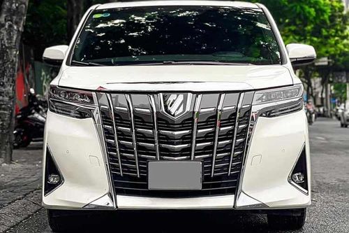 'Chuyên cơ mặt đất' Toyota Alphard chạy 2 năm, hơn 3 tỷ ở Hà Nội