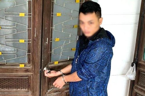 Bắt 2 'đạo chích' lợi dụng mưa lũ vào nhà dân trộm cắp