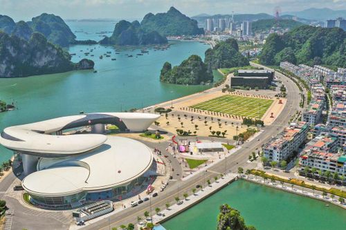 Quảng Ninh bắn pháo hoa tầm cao chào mừng 60 năm ngày thành lập tỉnh