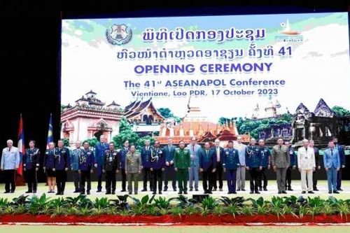 Bộ trưởng Bộ Công an Lào: Tội phạm xuyên quốc gia là mối đe dọa với khu vực và quốc tế