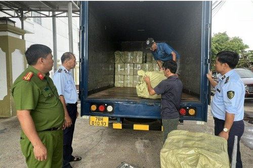 Phú Yên: 12.000 hộp thuốc Shisha nhập lậu, trị giá 1 tỷ đồng bị buộc tiêu hủy