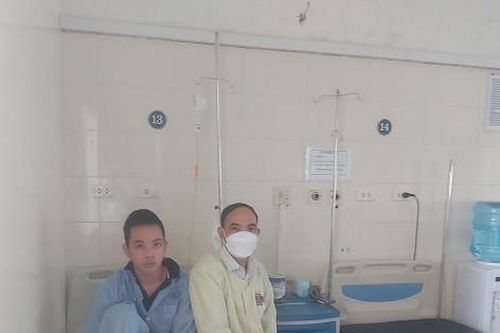 Em Hồ Hoài Anh bị ung thư xương được đi học trở lại