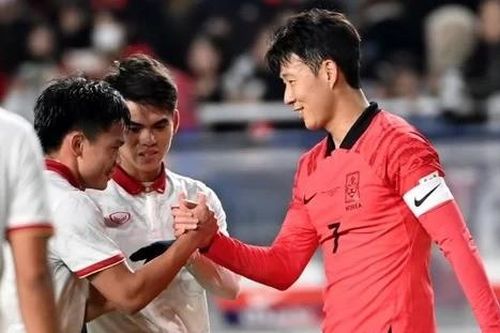 Son Heung Min chơi quá 'nhiệt' trước tuyển Việt Nam, Klinsmann bị trách