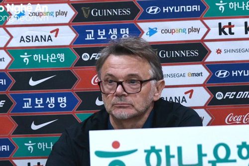HLV Philippe Troussier lý giải nguyên nhân tuyển Việt Nam thua đậm Hàn Quốc