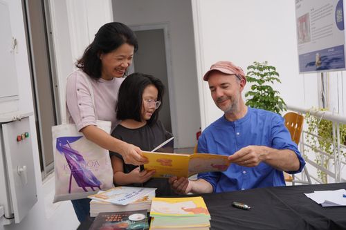 Họa sỹ Pháp Sarrazin và 'duyên nợ' gần 40 năm với văn hóa Việt Nam