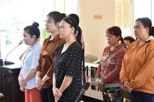 Lừa bán phụ nữ sang Trung Quốc, 6 bị cáo chia nhau 88 năm tù