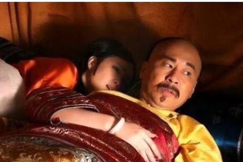 Các phi tần thời xưa phục vụ trên giường như thế nào? Những người vợ lẽ phải tuân theo quy tắc gì? Mỗi triều đại lại khác nhau