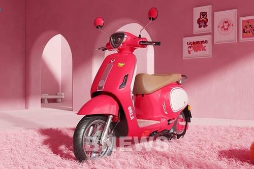 Yadea Việt Nam mở bán dòng xe máy điện hợp tác chính hãng Gấu Dâu Disney Lotso
