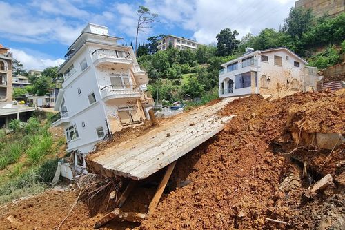 Thêm 3 người bị khởi tố do sạt lở vì trời mưa