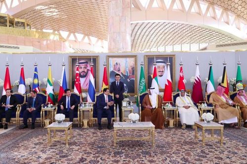 Thủ tướng Phạm Minh Chính tới Riyadh, bắt đầu dự Hội nghị Cấp cao ASEAN - Hội đồng Hợp tác vùng Vịnh