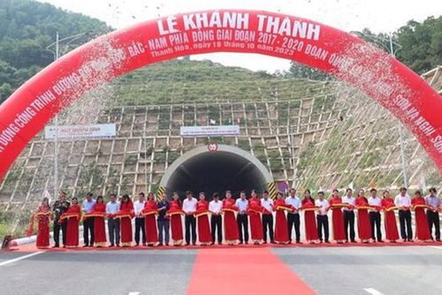 Khánh thành hai đoạn cao tốc Bắc - Nam qua Thanh Hóa, Nghệ An, nối thông tuyến cao tốc dài 250 km