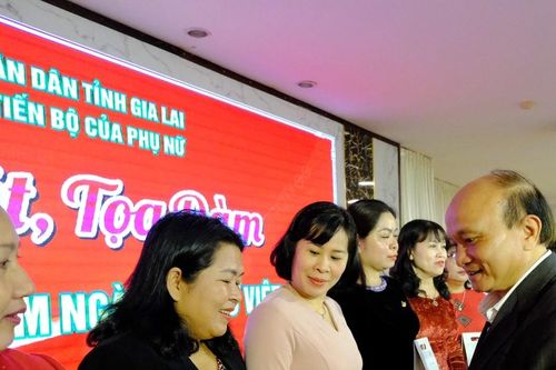 Gia Lai: Gặp mặt 42 nữ cán bộ chủ chốt của tỉnh