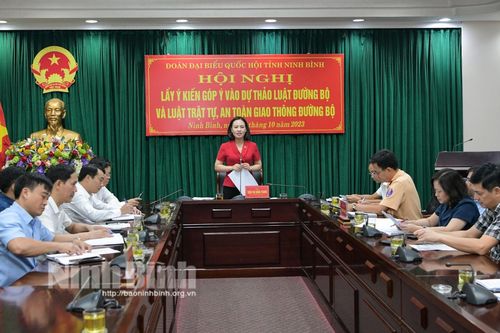 Đoàn ĐBQH tỉnh lấy ý kiến góp ý vào dự thảo Luật Đường bộ và Luật Trật tự, an toàn giao thông đường bộ