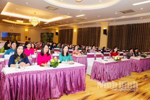 Gặp mặt Câu lạc bộ Cán bộ nữ tỉnh Ninh Bình