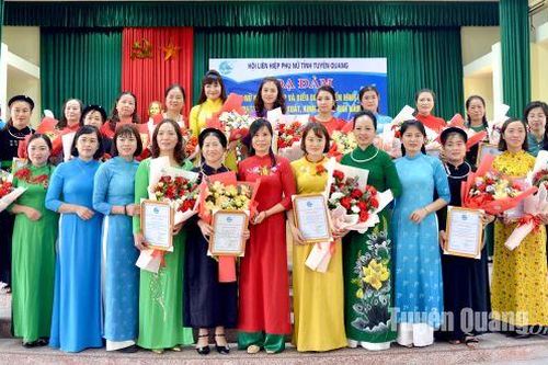 Biểu dương 17 hội viên phụ nữ phát triển sản xuất, kinh doanh giỏi