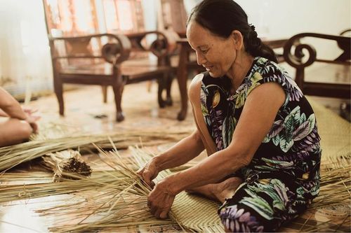 'Giữ lửa' làng nghề đệm bàng Phò Trạch