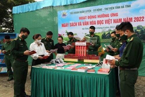 Công tác chuyển đổi số tại Thư viện tỉnh Hà Tĩnh để bạn đọc tiếp cận gần hơn với nguồn tài nguyên thông tin