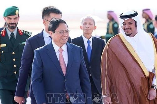 Thủ tướng Phạm Minh Chính và Đoàn đại biểu cấp cao Việt Nam đã tới Riyadh