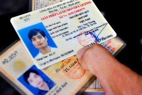 Chưa có quy định bắt buộc phải đổi bằng lái xe giấy sang thẻ nhựa