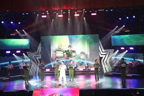'Giai điệu bình yên' tháng 10 tôn vinh nữ chiến sĩ Công an