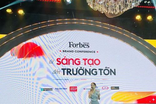 'Từ hôm nay hãy gọi tôi là ca sĩ' trong quá khứ tới Chi Pu của hiện tại: 'Là một thương hiệu Việt đại diện cho con người Việt Nam'
