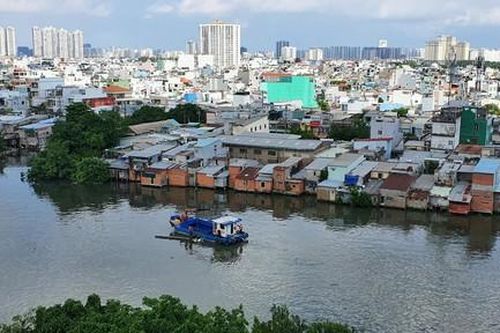 TPHCM khó hoàn thành chỉ tiêu di dời nhà ven và trên kênh rạch