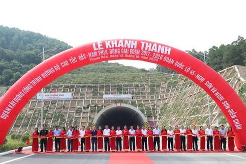 Khánh thành thêm đoạn tuyến rút ngắn hành trình Hà Nội - Nghệ An