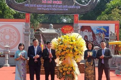 Dâng hương kỷ niệm Ngày Hai Bà Trưng tế cờ khởi nghĩa