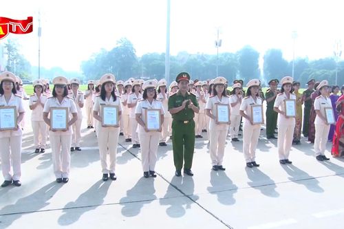 Nữ cán bộ Công an quận Bắc Từ Liêm dâng lên Bác những chiến công