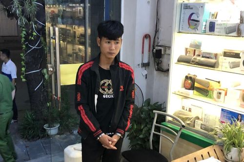 Hai đối tượng chuyên 'săn' điện thoại iPhone đắt tiền 'sa lưới'