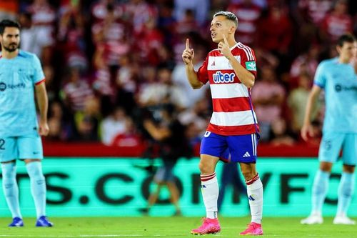 'Hiện tượng La Liga' Bryan Zaragoza và sự lãng mạn của bóng đá đường phố