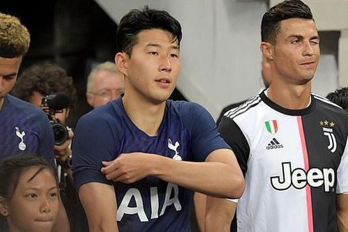 Son Heung Min lần đầu xin đổi áo với Ronaldo, fan châu Á thích thú khen thái độ của 'quốc bảo' Hàn Quốc