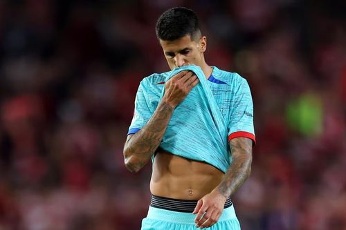 Khi Joao Cancelo bất cần người hâm mộ