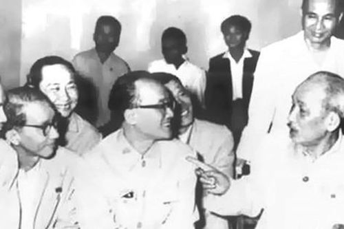Từ quan điểm của Chủ tịch Hồ Chí Minh về tri thức đến việc phát huy vai trò của đội ngũ trí thức Việt Nam hiện nay