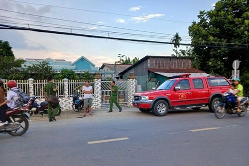 Tiền Giang: Hút hố ga tìm cặn vàng, một người tử vong
