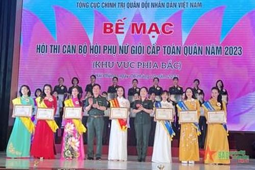 Cán bộ toàn năng, hăng say học tập