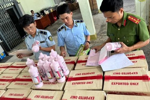Nhận cuộc gọi lạ vận chuyển nước tẩy bồn cầu giả, lái xe đối mặt với án hình sự