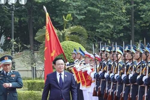 Chủ tịch Quốc hội Vương Đình Huệ dự lễ kỷ niệm ngày truyền thống Quân chủng Phòng không - Không quân