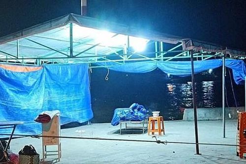 Ngư dân Bình Thuận phát hiện thi thể trôi trên biển, cánh tay xăm hình đầu chó sói