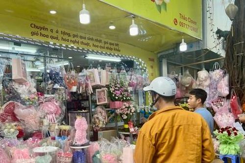 Hoa bánh kem, hoa thú bông độc lạ hút giới trẻ dịp 20/10