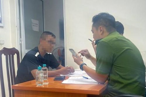 Nhóm 'phượt' chạy xe gần 300km/h, bốc đầu trên đảo Cát Bà