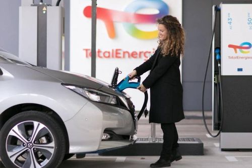 Chính phủ Pháp nhượng bộ trước yêu sách của TotalEnergies
