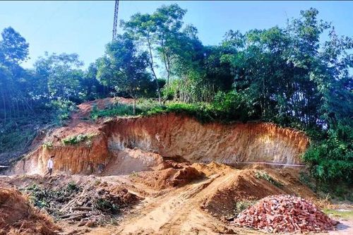 Xử lý an toàn quả bom nặng 350kg sót lại từ thời chiến tranh