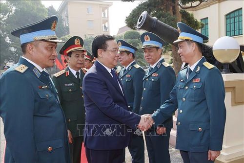 Chủ tịch Quốc hội dự Lễ kỷ niệm 60 năm Ngày truyền thống Quân chủng Phòng không – Không quân