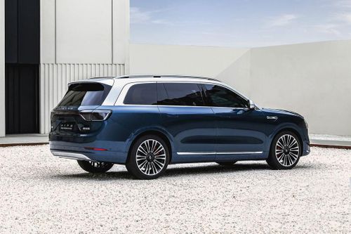 SUV dài hơn 5,2 mét, công suất 496 mã lực, 'uống xăng như ngửi', giá hơn 1,6 tỷ đồng